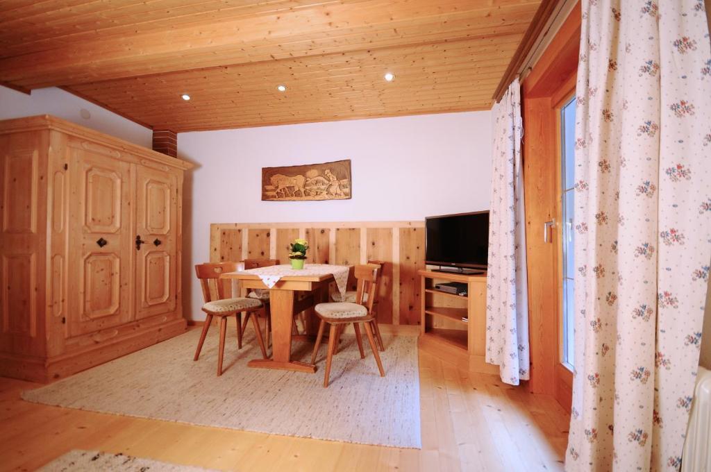 Ahnenhöfl Partenen Zimmer foto